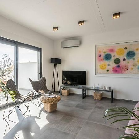 Holiday Home Lolina,Sea On A Palm! Heated Pool تروغير المظهر الخارجي الصورة