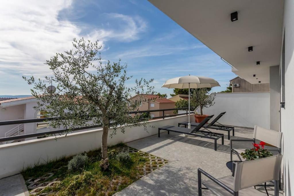 Holiday Home Lolina,Sea On A Palm! Heated Pool تروغير المظهر الخارجي الصورة